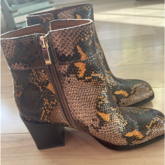 Franco Sarto brown snakeskin ankle booties, size 7.5 - Picture 4 of 6